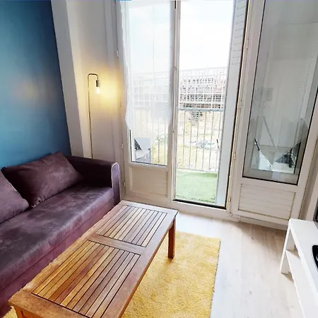 Vendégház Le Central - Chambre Privative Avec Salon Et Terrasse Privee *