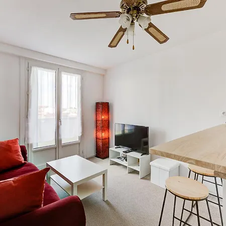Vendégház Le Central - Chambre Privative Avec Salon Et Terrasse Privee