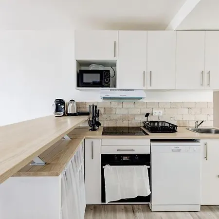 Le Central - Chambre Privative Avec Salon Et Terrasse Privee Vendégház *
