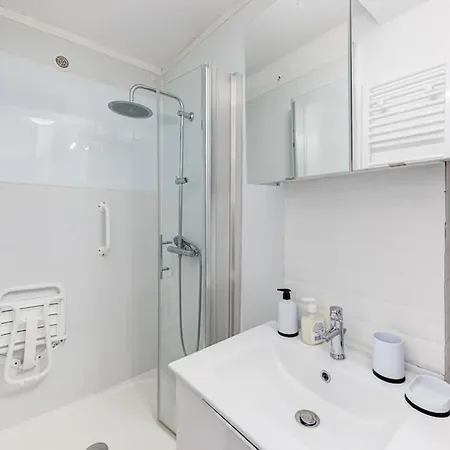 Le Central - Chambre Privative Avec Salon Et Terrasse Privee Vendégház